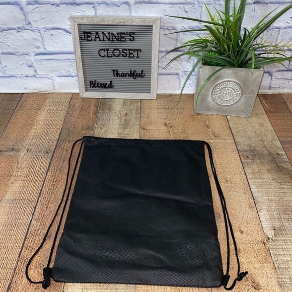 Drawstring Whataburger backpack with pencils - Picture 5 of 5